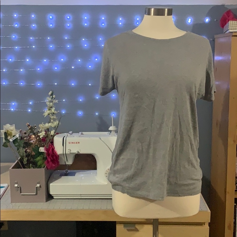 Victorias Secret Grey Open Back Tee Shirt A024